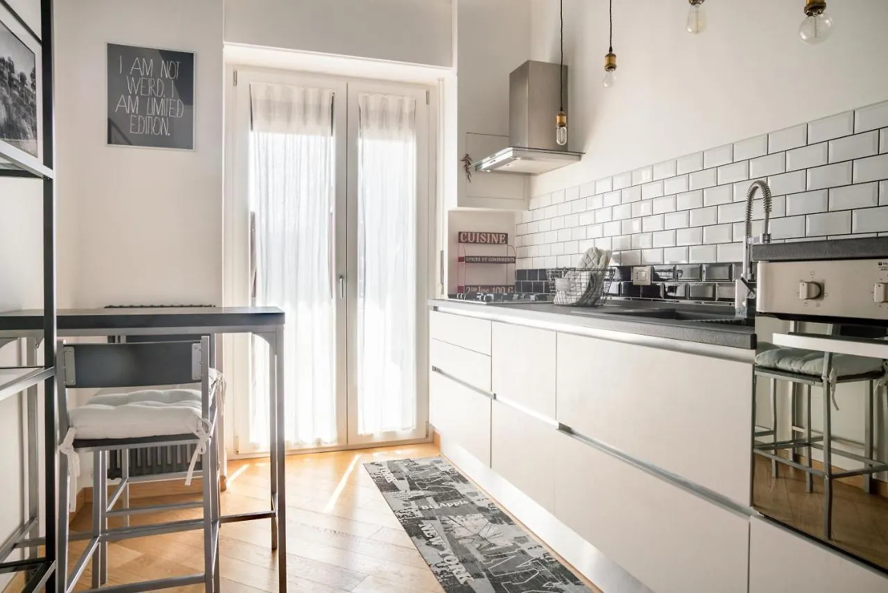 Elegante Bilocale In Zona Tortona Lägenhet Milano