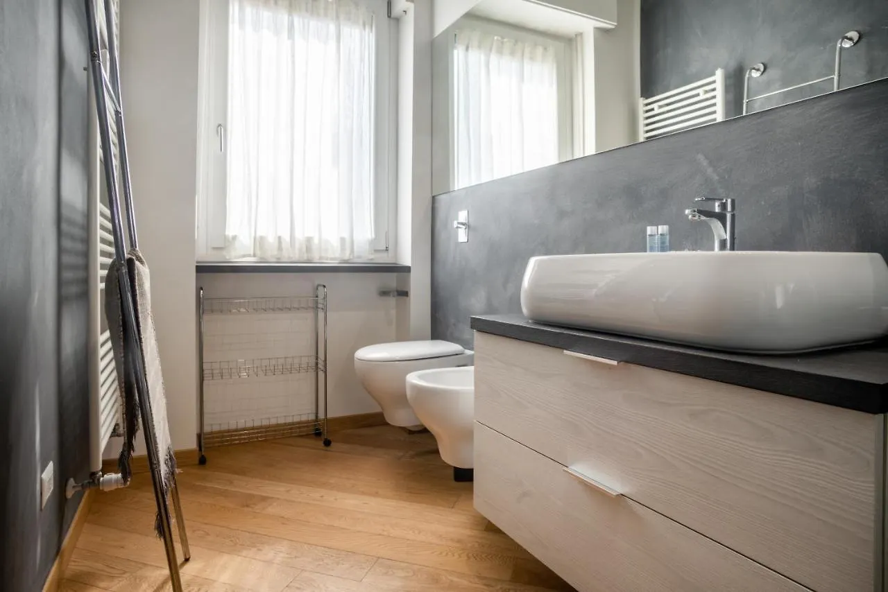 Elegante Bilocale In Zona Tortona Lägenhet Milano Italien